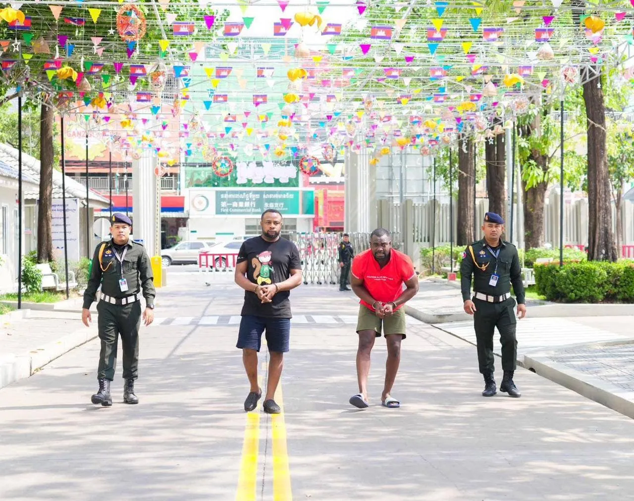 5名黑人在柬埔寨搞了700万美元！